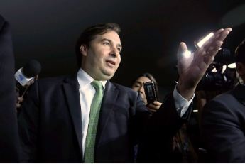 Rodrigo Maia marca votação da reforma da Previdência para o início de junho